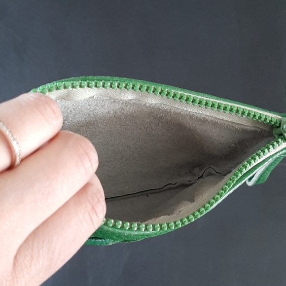 Green Leather Coin Purse  🍀🌈💰 - Picture 3 of 3